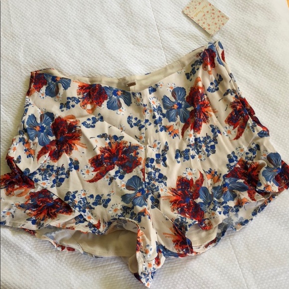 Shorts - Picture 4 of 6